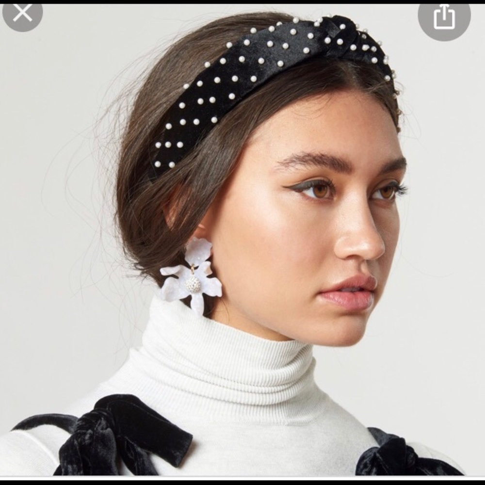 LELE Sadoughi Petite Velvet Pearl Headband